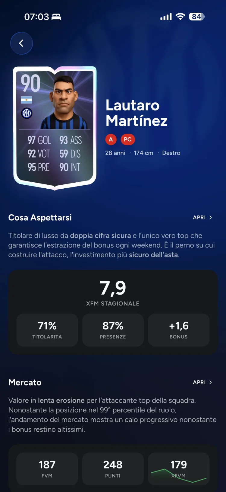 Scheda giocatore nell'app x72 con fantamedia attesa, titolarità, bonus e andamento di mercato